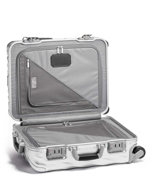 19 Degree Aluminium Continental Carry-on silver