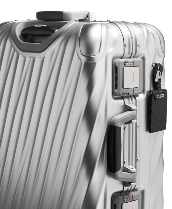 19 Degree Aluminium Continental Carry-on silver