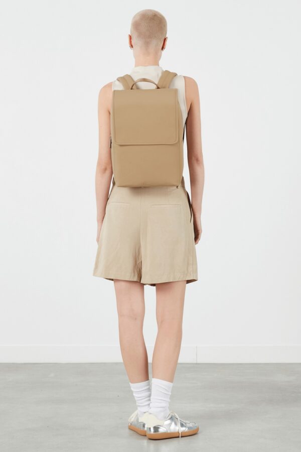 Mochila LIPAULT LOST IN BERLIN Square Backpack Sandstone