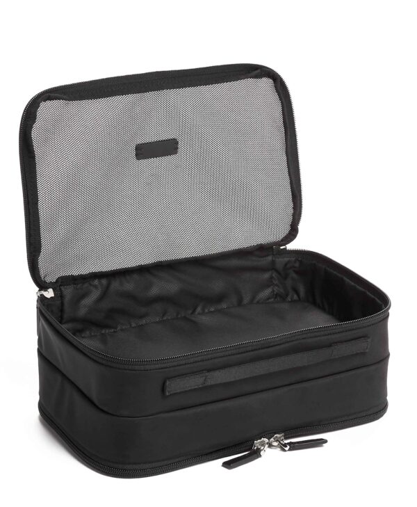 Tumi Travel Access. Dbl. Sided Zip Pkng Cube Black